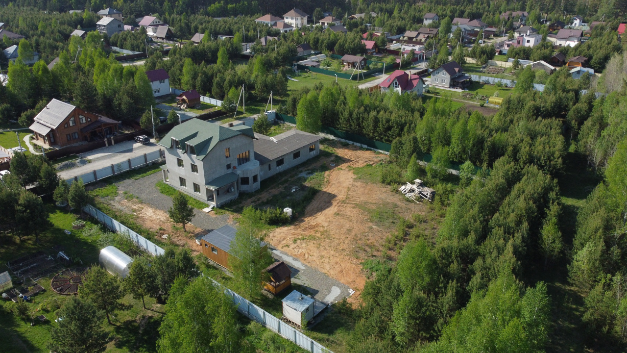 Свой лес, кирпичные стены и 40 со