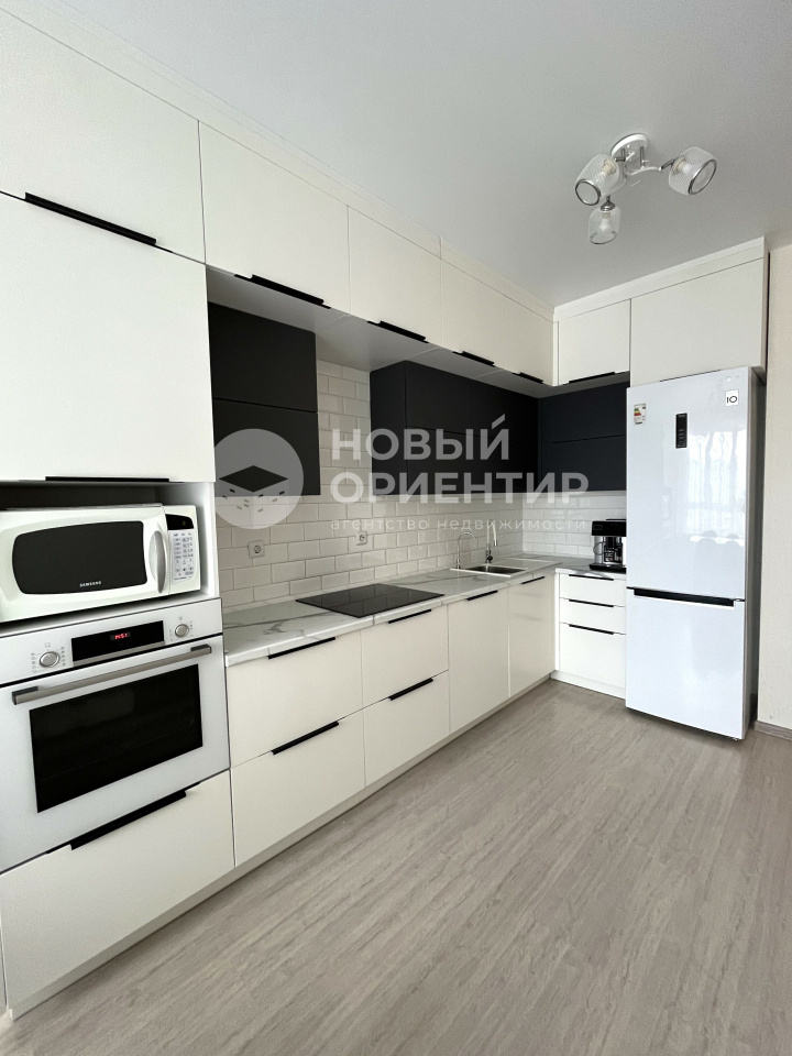 3-комн. квартира, 80.9 м², 15/20 эт.