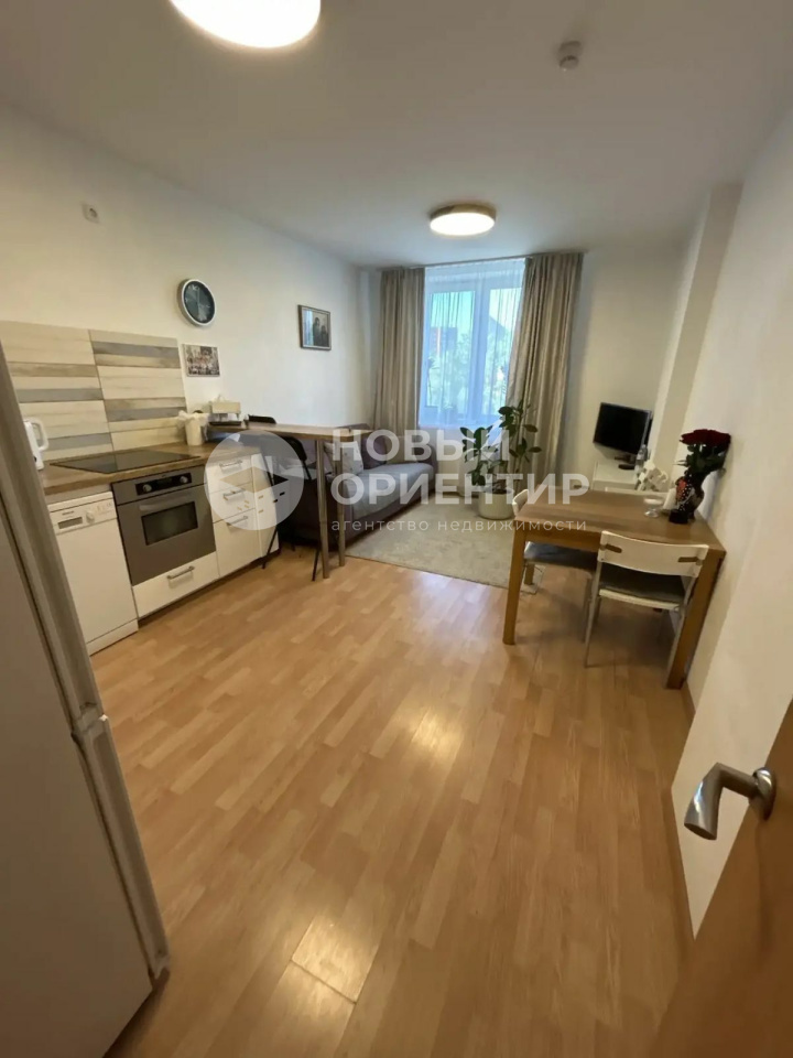 2-комн. квартира, 75.8 м², 4/26 эт.