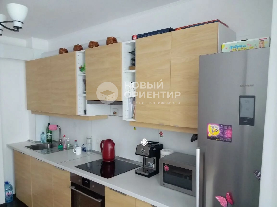 2-комн. квартира, 77.9 м², 3/28 эт.