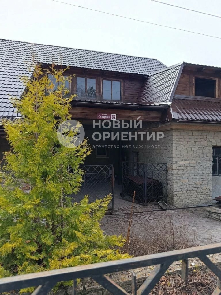 Дом, 200 м², участок 15 сот.