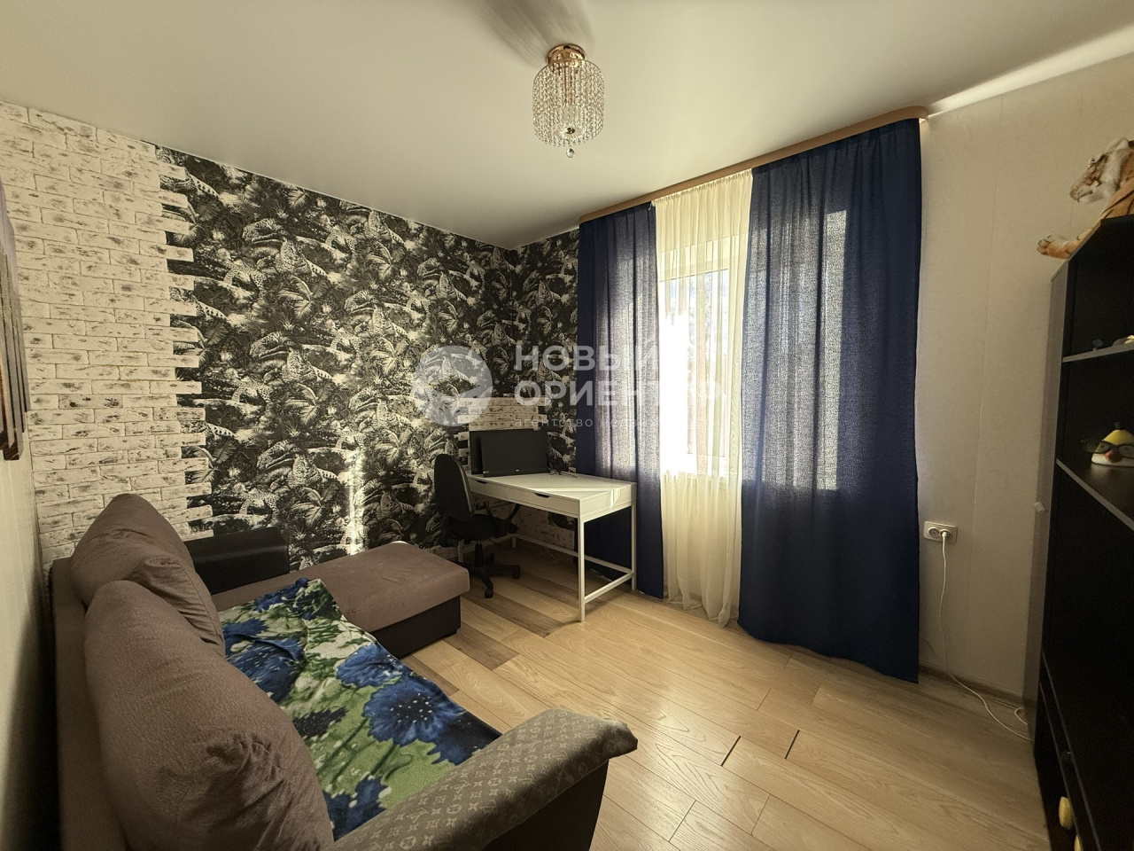 Дом, 305.5 м², участок 8 сот.